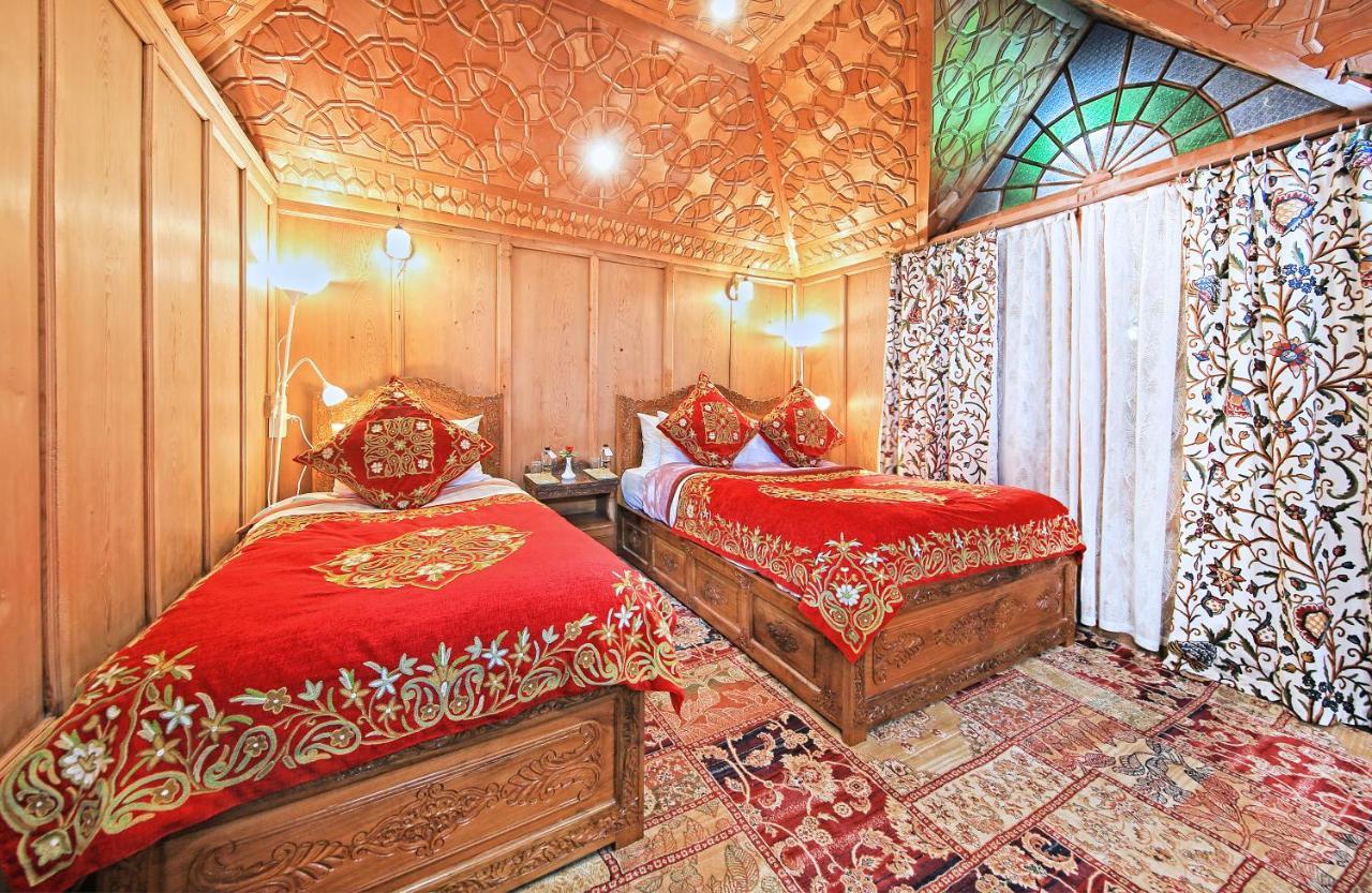 Kolu Group Of Houseboats Hotel Srīnagar Екстериор снимка