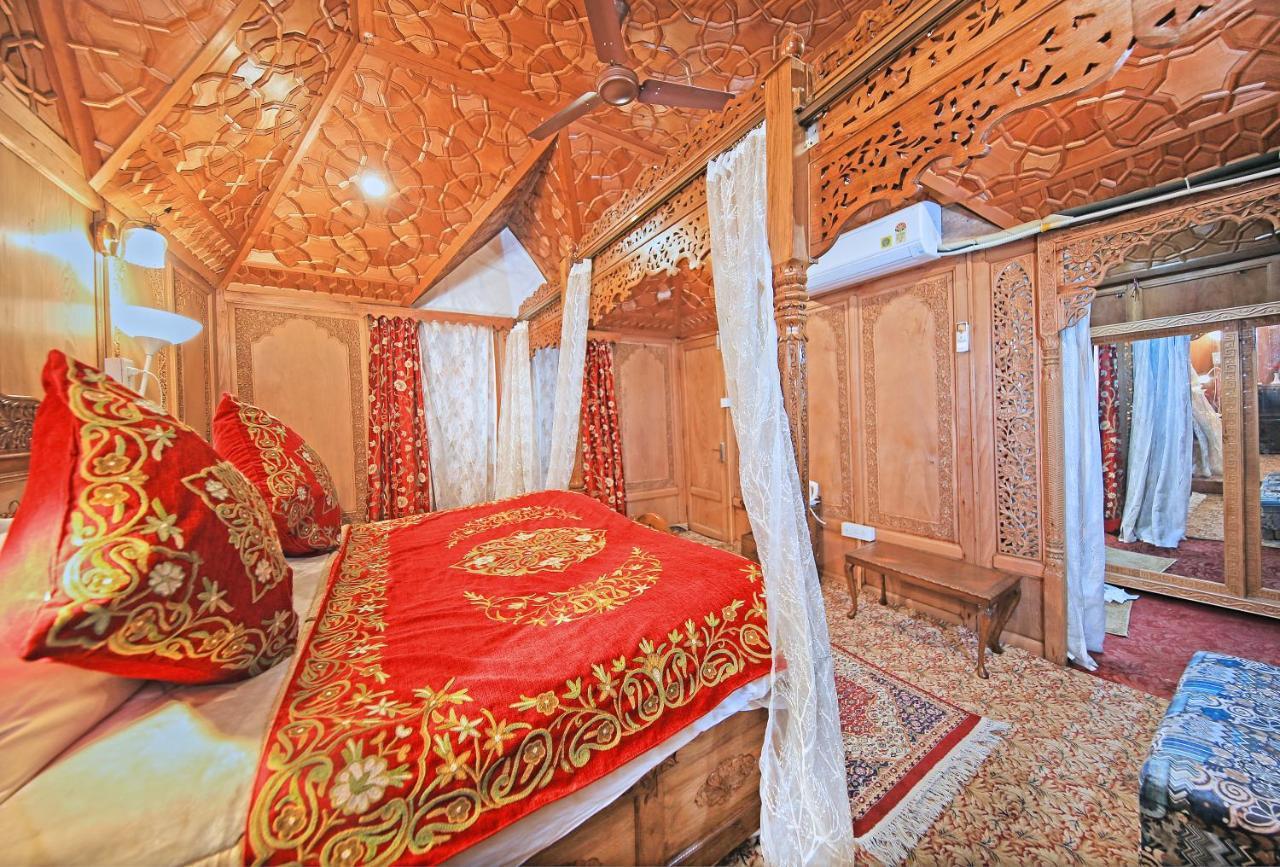 Kolu Group Of Houseboats Hotel Srīnagar Екстериор снимка