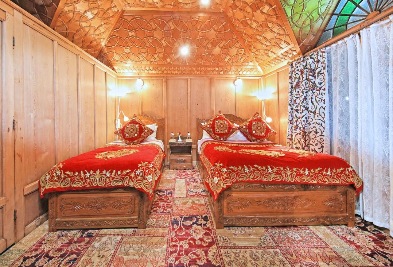 Kolu Group Of Houseboats Hotel Srīnagar Екстериор снимка