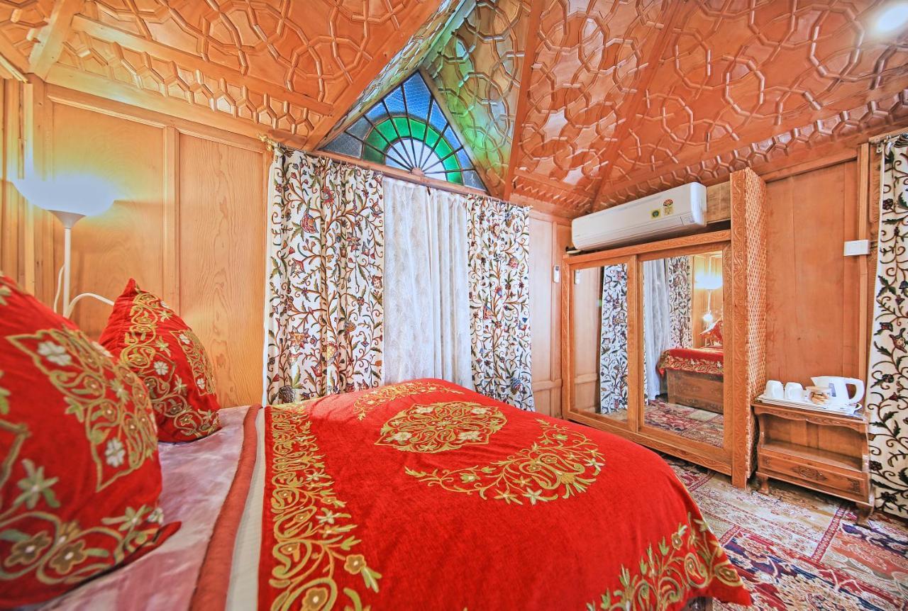Kolu Group Of Houseboats Hotel Srīnagar Екстериор снимка