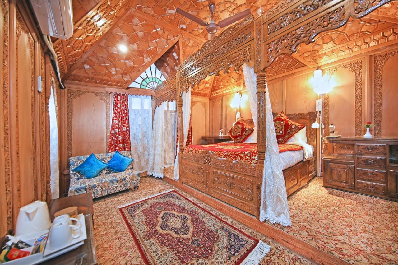 Kolu Group Of Houseboats Hotel Srīnagar Екстериор снимка