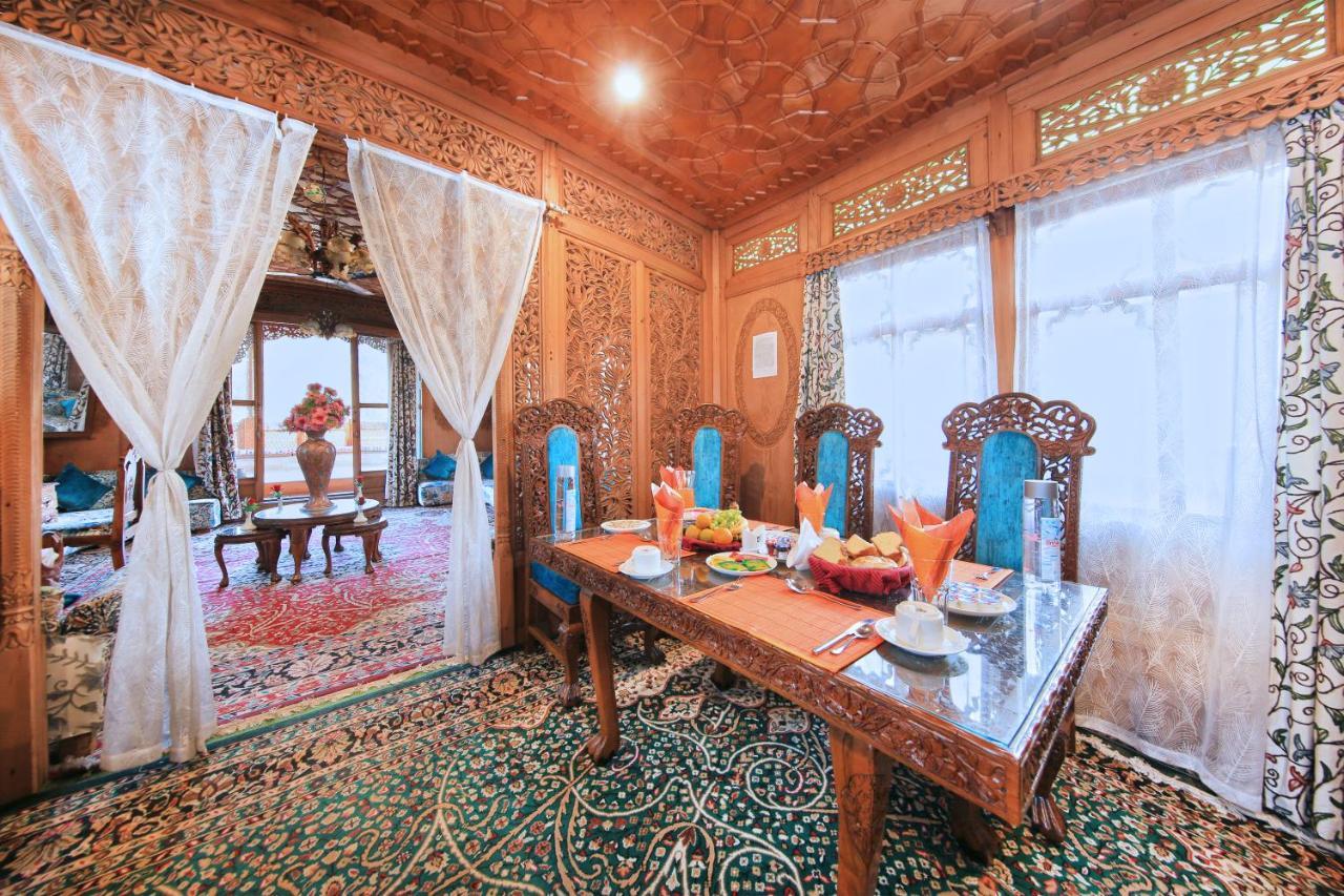 Kolu Group Of Houseboats Hotel Srīnagar Екстериор снимка